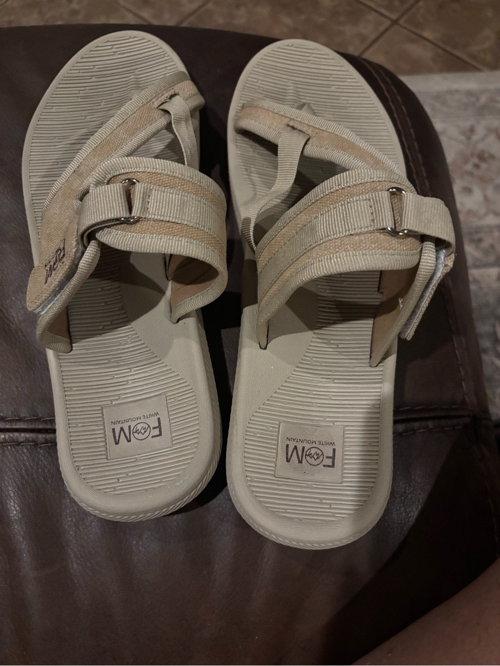 White Mountain Foam Slide Sandals in Light Beige